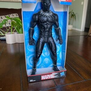 Marvel Black Panther Collectible Figure